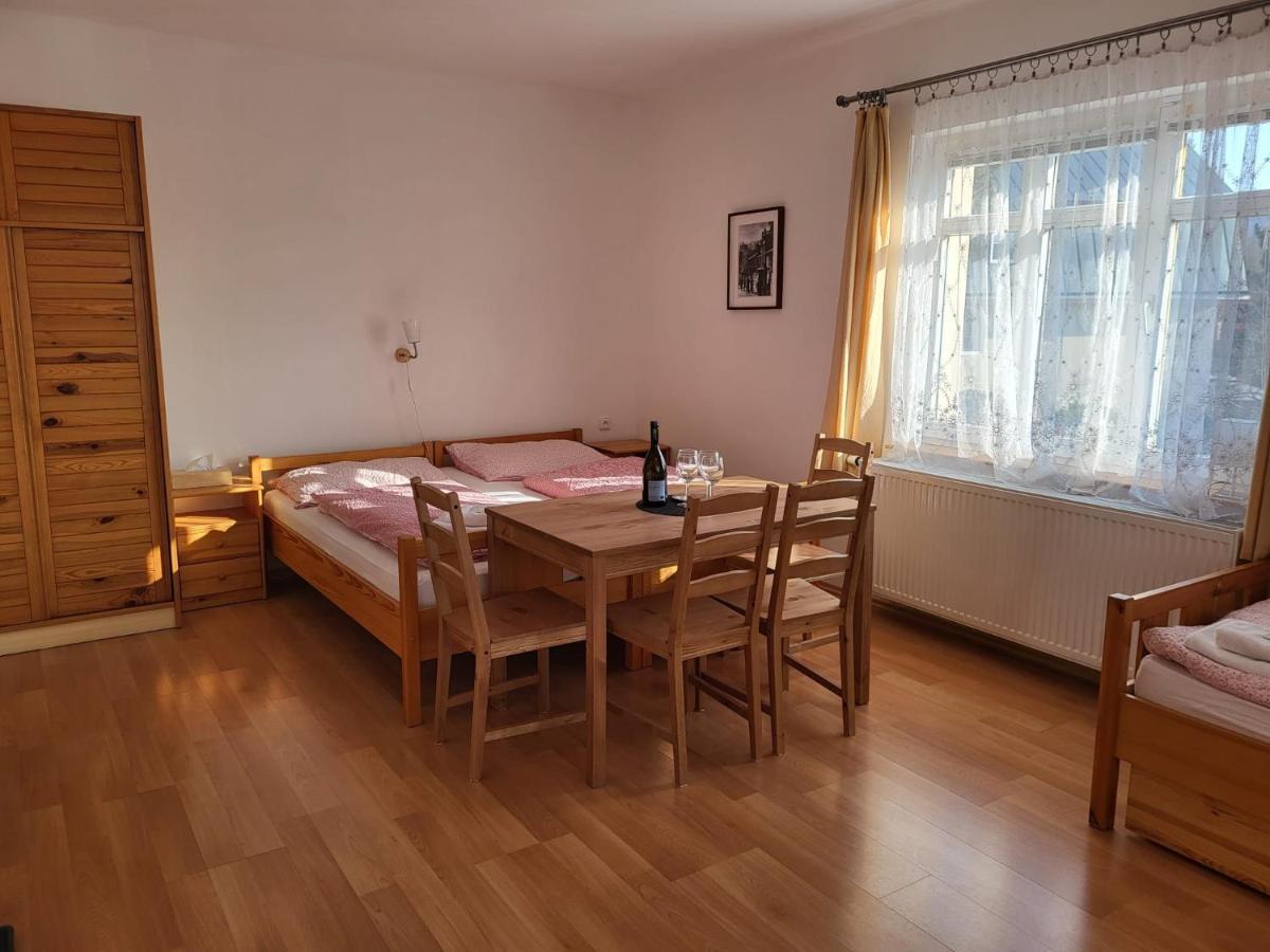 Pension Family Karlsbad Buitenkant foto