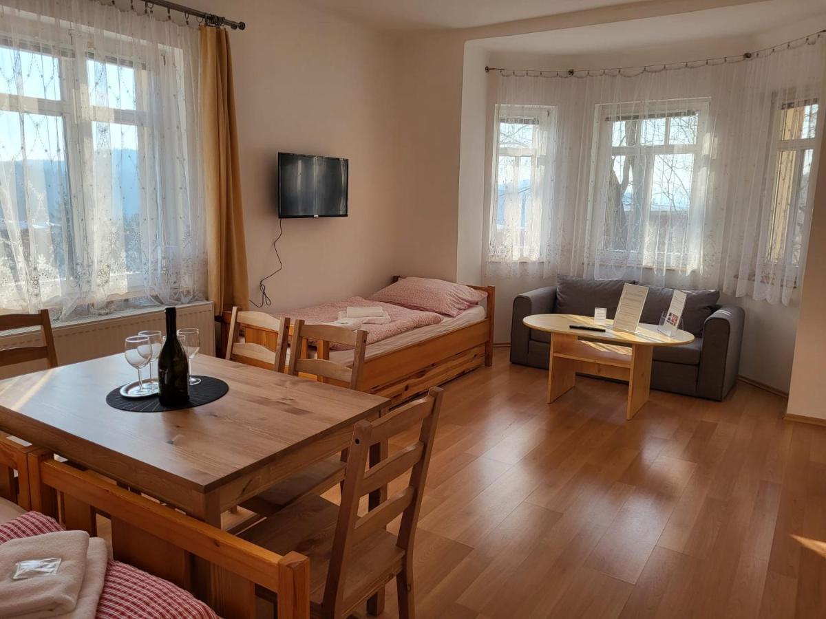 Pension Family Karlsbad Buitenkant foto